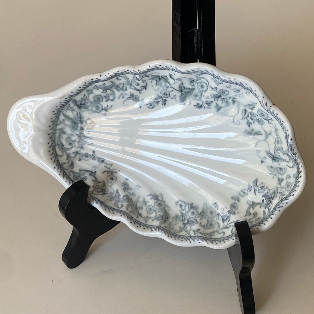 Ornate Blue Floral Shell Ceramic Dish - Picture 6 of 14